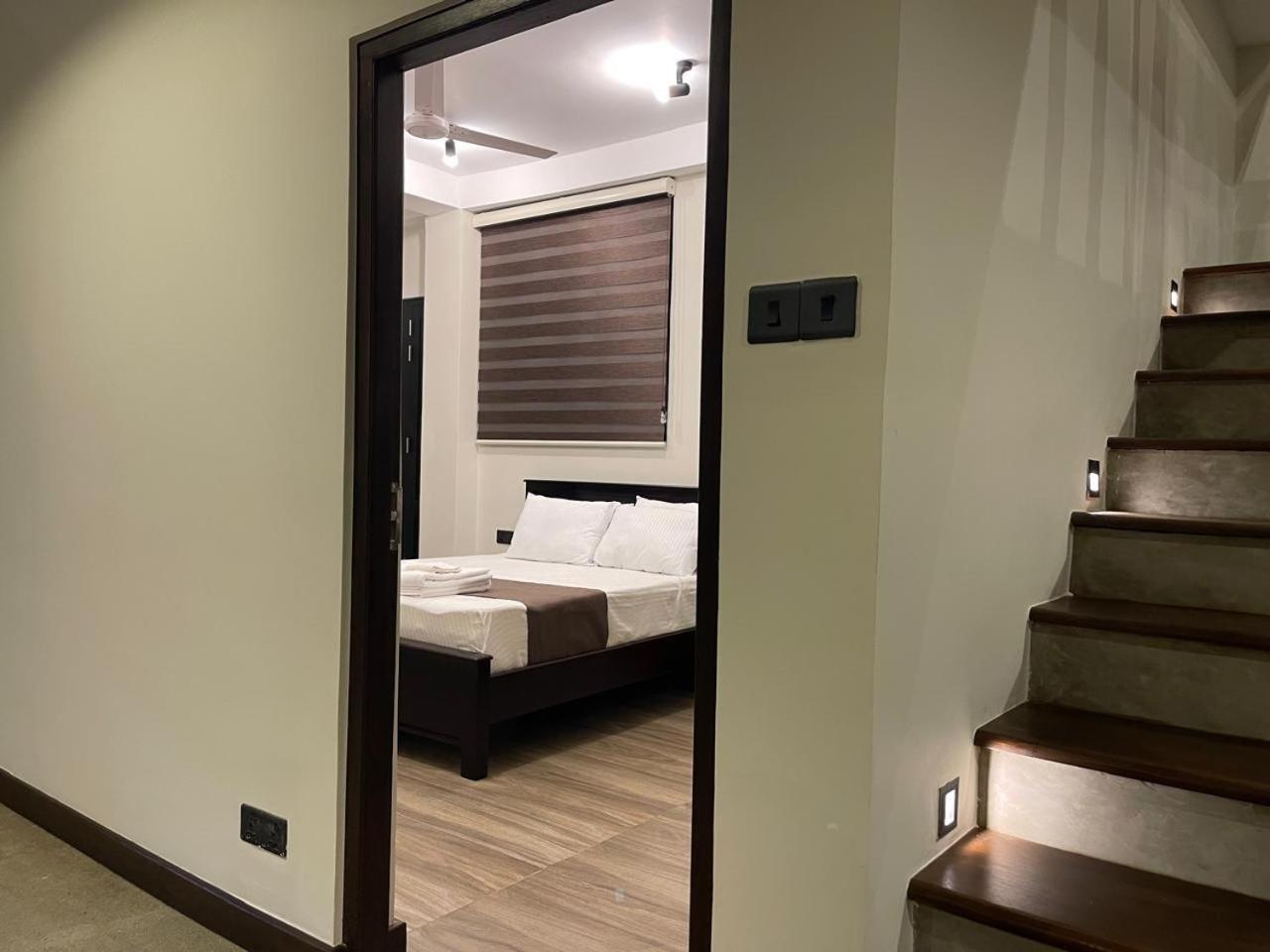 Lush Breeze Hotel Канди Екстериор снимка