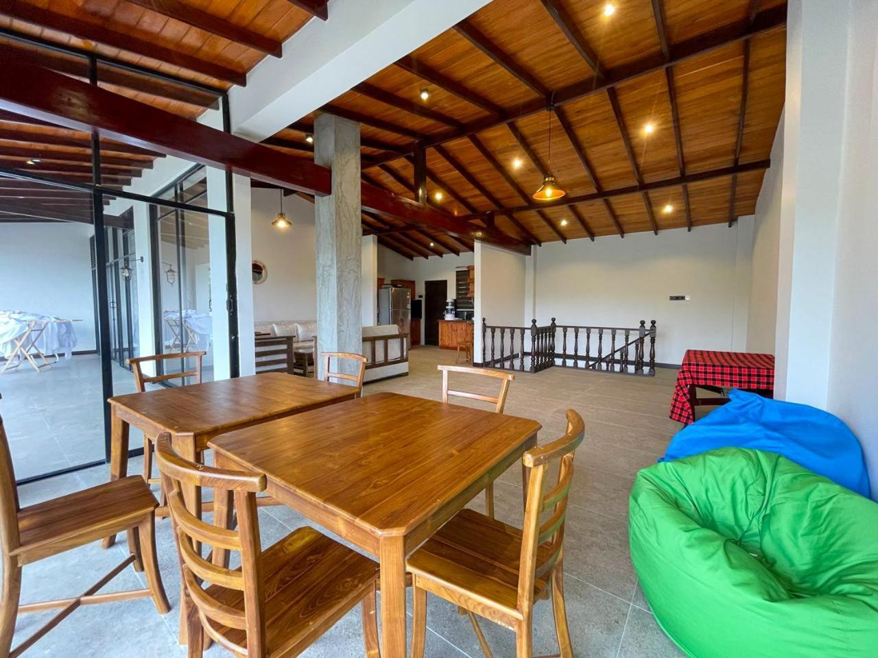 Lush Breeze Hotel Канди Екстериор снимка