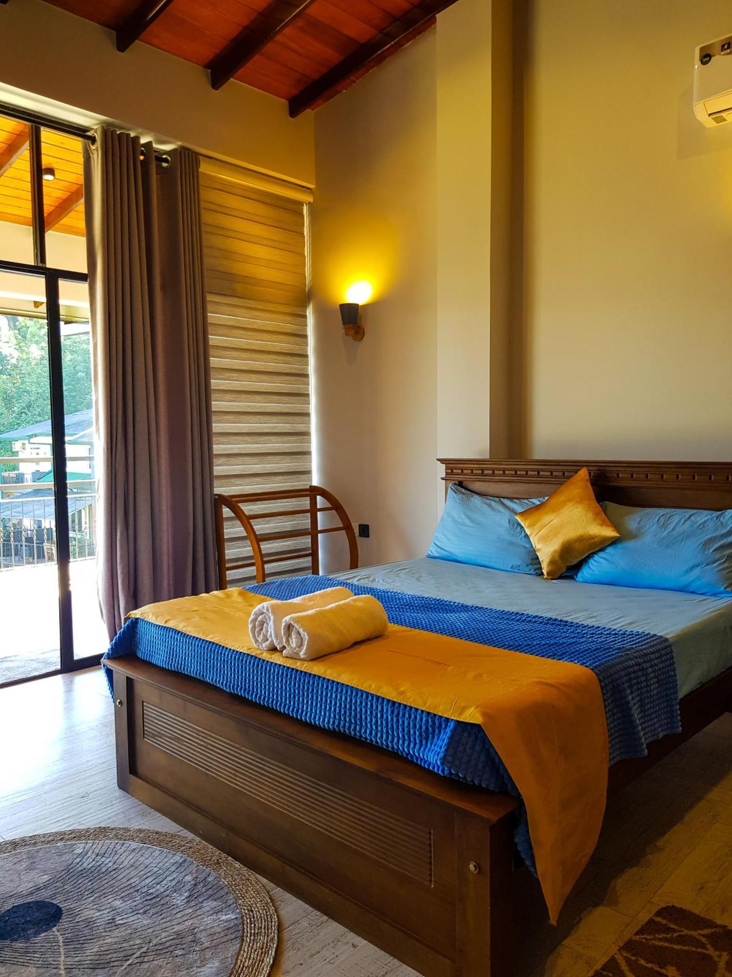 Lush Breeze Hotel Канди Екстериор снимка